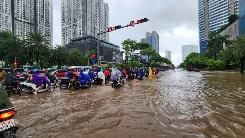 DBV Insurance ghi nhận nhanh gần 20 tổn thất của khách hàng sau cơn mưa lớn tại Hà Nội 