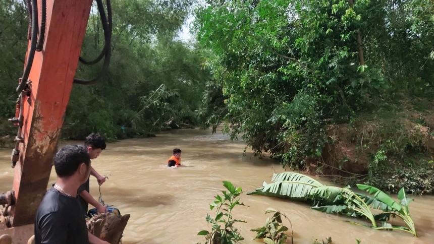 Tại Thanh Hóa, PTI ghi nhận tổn thất nặng. Ngay khi nhận được thông báo, đội cứu hộ PTI lập tức có mặt tại hiện trường để hỗ trợ khách hàng