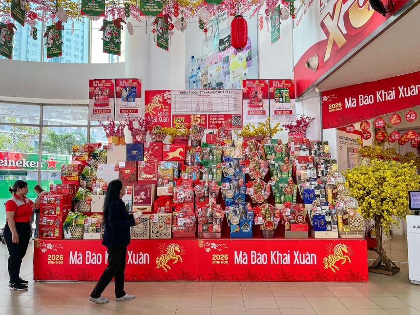 Không khí mua sắm Tết đang tràn ngập tại các hệ thống siêu thị