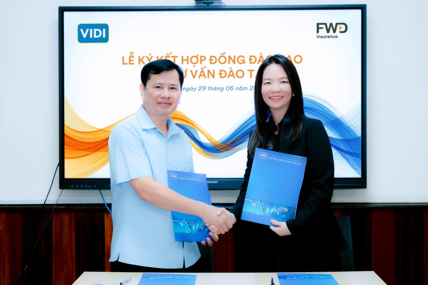 FWD Việt Nam hợp tác cùng VIDI trong chuẩn hóa đào tạo tư vấn bảo hiểm