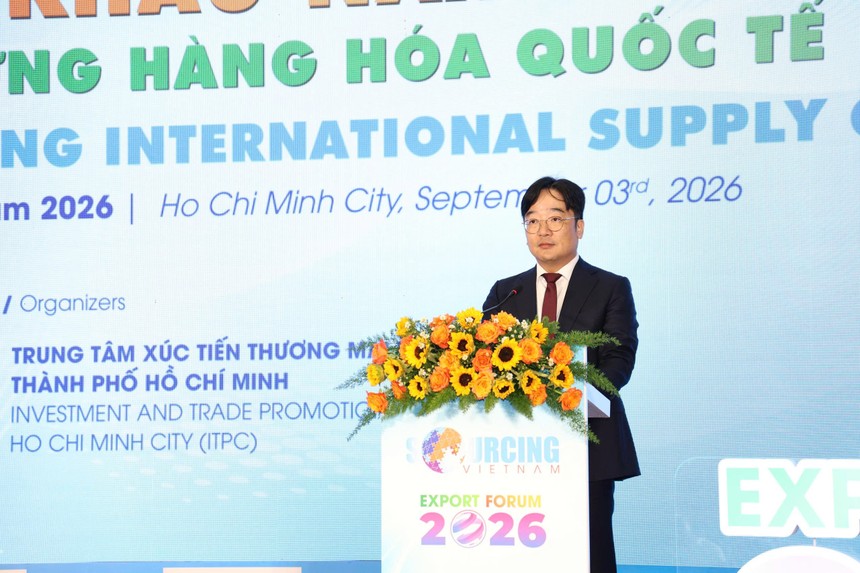 Ông Cha Ji-ho, Giám đốc Trung tâm Mua hàng Việt Nam thuộc Ban Hợp tác Chiến lược Samsung Việt Nam, cho biết tiêu chuẩn của chuỗi cung ứng toàn cầu đang thay đổi nhanh chóng