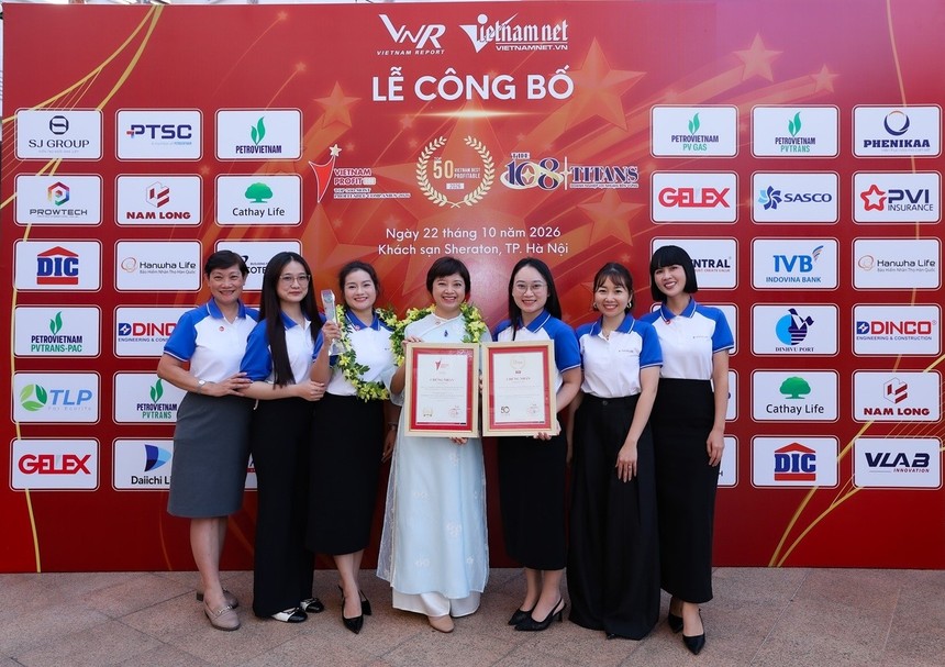 Các thành viên Daiichi Life Việt Nam tại Lễ công bố “Bảng xếp hạng Top 500 doanh nghiệp lợi nhuận tốt nhất Việt Nam 2026”