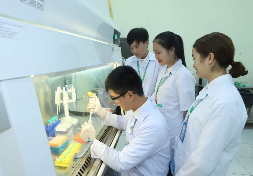 Người lao động, hoặc người phụ thuộc tham gia các khóa đào nghề nghiệp, đại học tại các cơ sở giáo dục trong nước được giảm tối đa 24 triệu đồng/năm. Ảnh: Dũng Minh