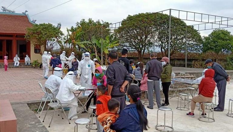 Cơ quan chức năng triển khai lấy mẫu xét nghiệm trên diện rộng tại thị xã Kinh Môn bắt đầu từ ngày 31.01