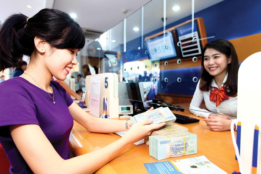 Mặt bằng lãi suất dự kiến ổn định ở mức thấp, đây là điều kiện để kích cầu tín dụng, nên nhiều ngân hàng vẫn đề ra kế hoạch tăng trưởng tín dụng ở mức cao. Ảnh: Lê Toàn