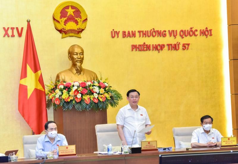 Chủ tịch Quốc hội Vương Đình Huệ phát biểu tại phiên họp (Ảnh Duy Linh).