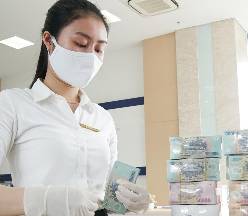 Thanh khoản hệ thống ngân hàng đang dồi dào, một phần bởi cho vay khó khăn trong bối cảnh dịch Covid-19 diễn biến phức tạp