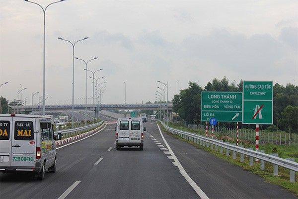 Quy hoạch thời kỳ 2021-2030, tầm nhìn đến năm 2050, Đồng Nai tiếp tục đầu tư hạ tầng liên kết vùng. Trong ảnh là tuyến cao tốc TP.HCM - Long Thành- Dầu Giây. Ảnh: Anh Quân