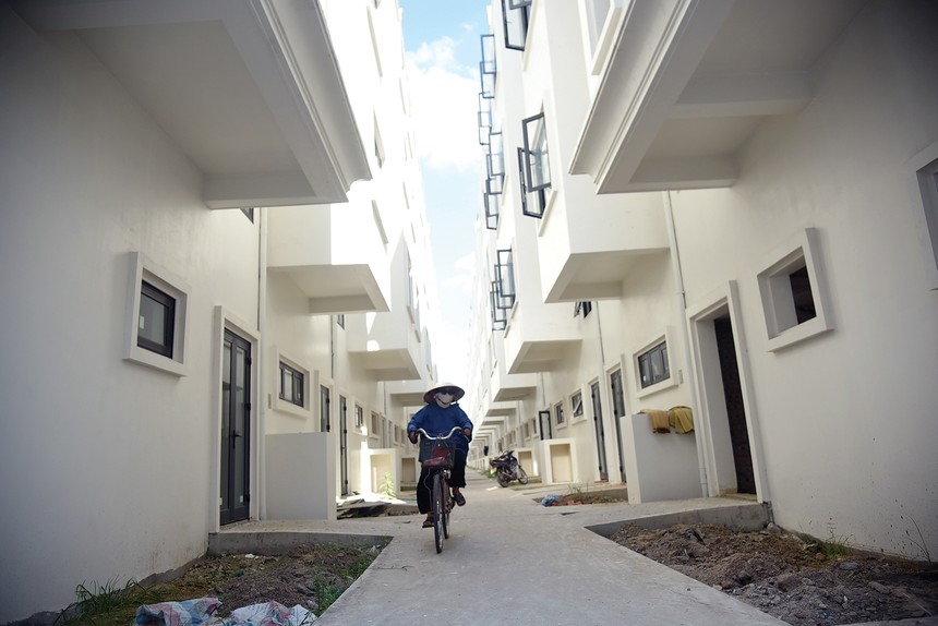 Cung - cầu nhà ở đang lệch pha rõ nét khi quá thiếu sản phẩm bình dân và dư thừa sản phẩm cao cấp. Ảnh: Dũng Minh 