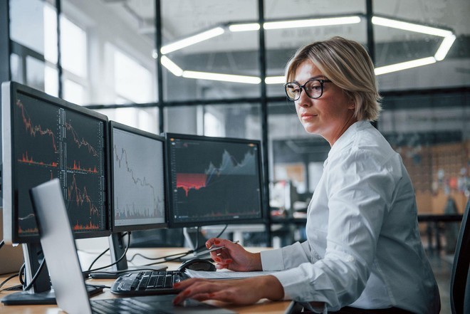 Khối ngoại ròng rã bán hơn 36.000 tỷ đồng từ đầu năm, đâu mới là điểm đảo chiều?