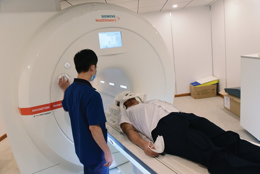 Chi phí y tế tăng cao là thách thức lớn về tài chính đối với người dân