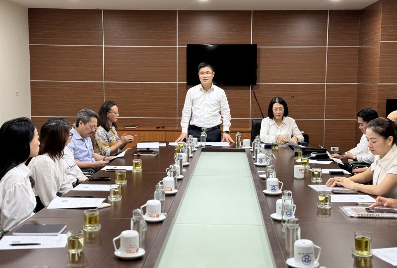 Ông Nguyễn Hồng Minh, Phó giám đốc Sở Du lịch Hà Nội phát biểu tại cuộc họp.