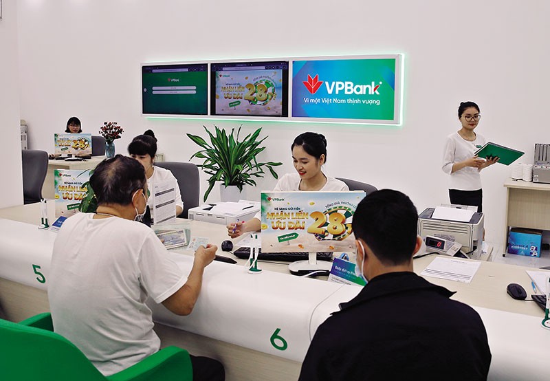 Riêng quý II/2024, số tiền được đẩy ra nền kinh tế là 422.000 tỷ đồng. Ảnh: Đức Thanh