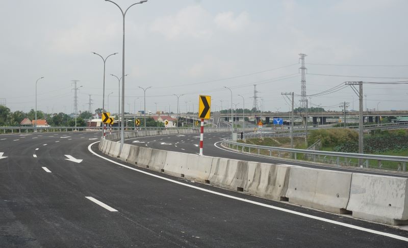 Tuyến cao tốc Bến Lức - Long Thành, đoạn giao TP.HCM - Trung Lương và vành đai 3 đã sẵn sàng đưa vào khai thác.