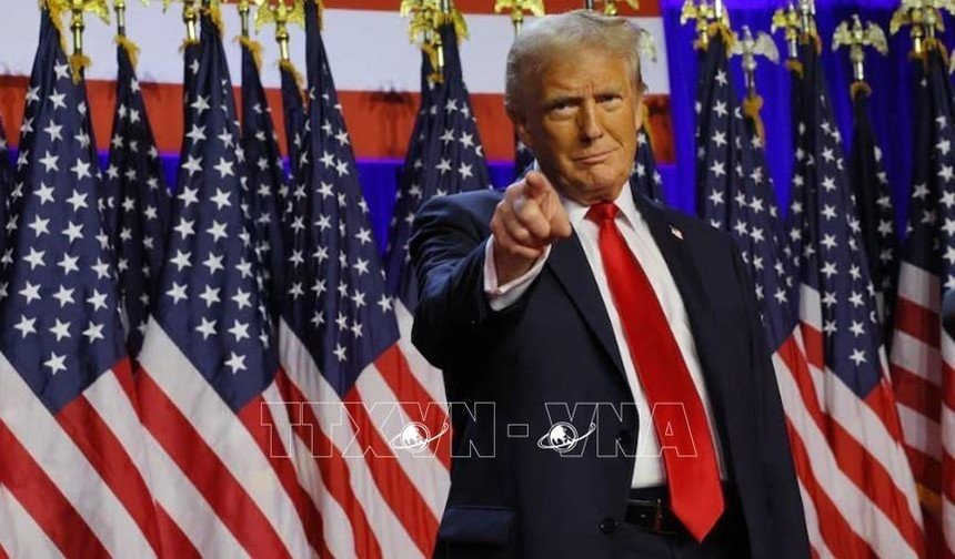 Ông Donald Trump phát biểu trước những người ủng hộ tại Trung tâm Hội nghị Palm Beach, bang Florida. Ảnh: REUTERS/TTXVN