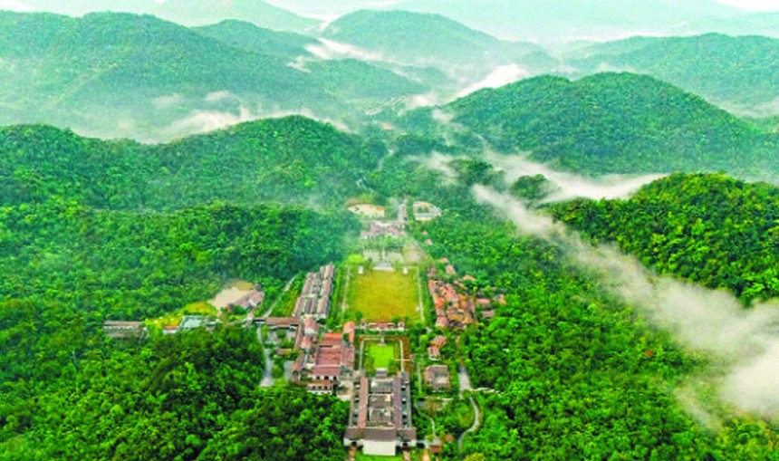 Trung tâm Văn hóa Trúc Lâm thuộc quần thể di tích lịch sử và danh lam thắng cảnh Yên Tử 