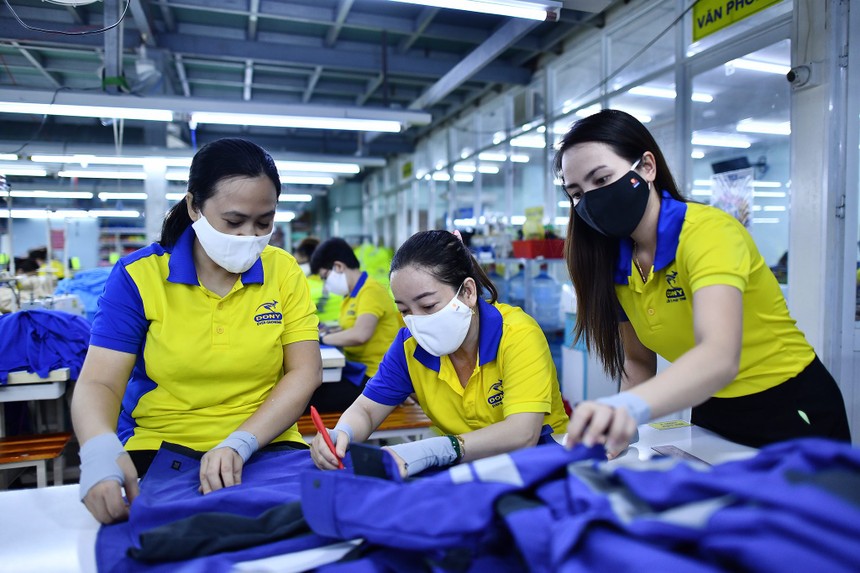 VN-Index hướng tới vùng 1.600-1.640 điểm, dệt may tìm cơ hội giữa thách thức