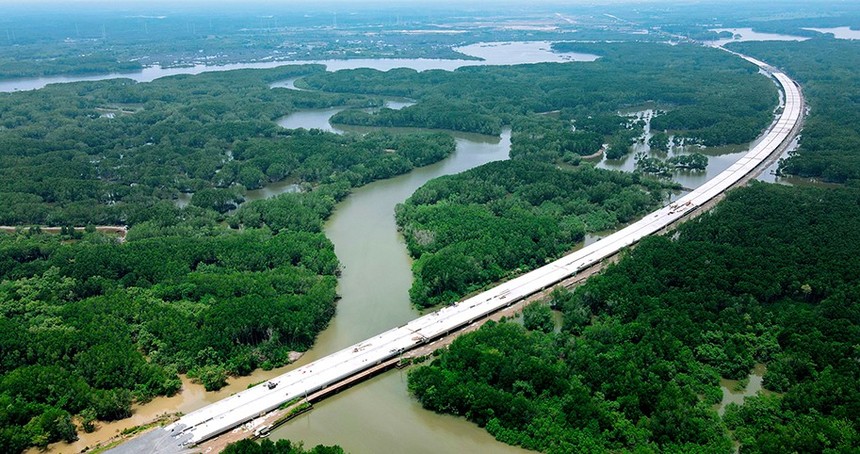 Phó thủ tướng Chính phủ Hồ Đức Phớc chỉ đạo tháo gỡ khó khăn cho 2 dự án đường cao tốc. 