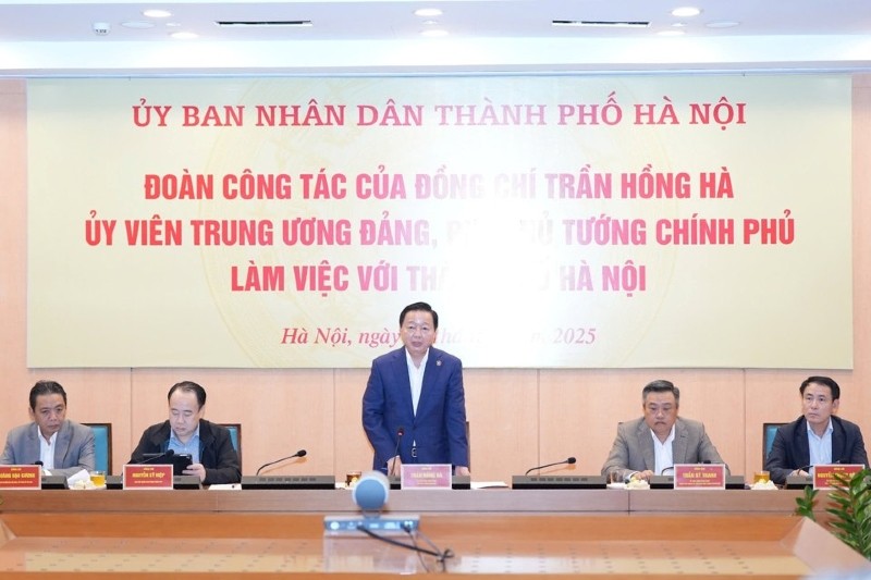 Phó Thủ tướng Chính phủ Trần Hồng Hà phát biểu tại buổi làm việc với UBND TP. Hà Nội.