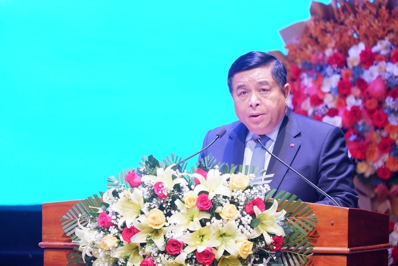 Phó thủ tướng Nguyễn Chí Dũng đề nghị Bình Định tận dụng 5 lợi thế về đầu tư và đặt ra 5 yêu cầu đối với tỉnh trong thời gian tới.