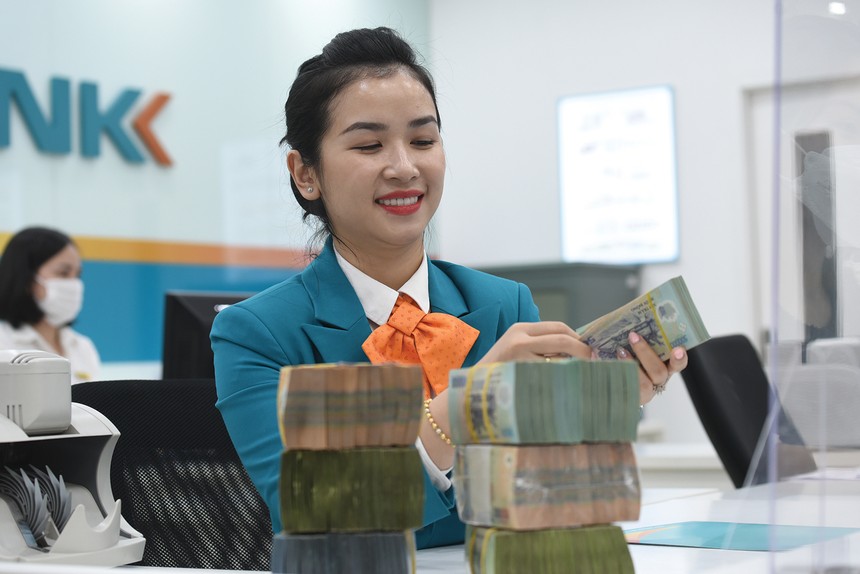 Mặt bằng lãi suất tiết kiệm hạ từ 0,1 – 1,05%/năm, tùy kỳ hạn trong vòng 1 tháng qua 