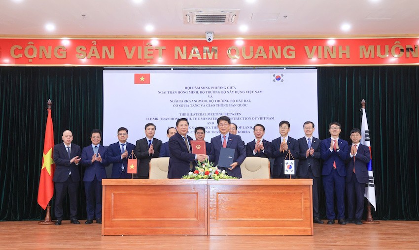 Hội đàm giữa Bộ trưởng Bộ Xây dựng Trần Hồng Minh và Bộ trưởng Bộ Đất đai, Cơ sở hạ tầng và Giao thông Hàn Quốc (31/3/2025) 