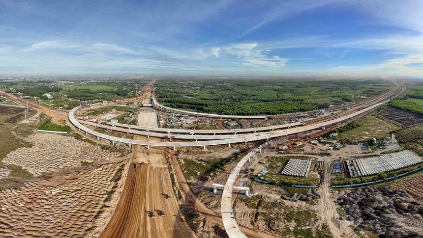 Tuyến T1 đoạn từ nút giao Quốc lộ 51 vào sân bay Long Thành. (Ảnh: Lê Toàn) 