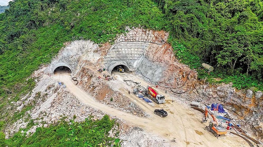 Thi công hầm số 2, Cao tốc Đồng Đăng - Trà Lĩnh. 