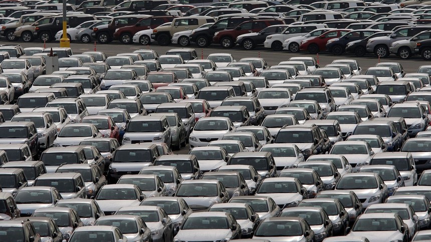 Ô tô nhập khẩu tại cảng Long Beach ở California, Mỹ. Ảnh: Getty Images/TTXVN