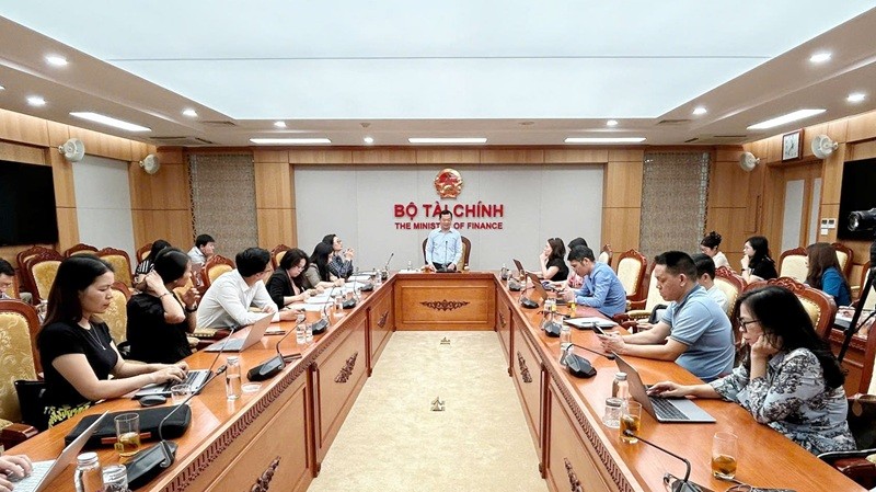 Ông Nguyễn Tân Thịnh chia sẻ với các phóng viên. (Ảnh: Mạnh Tuấn)