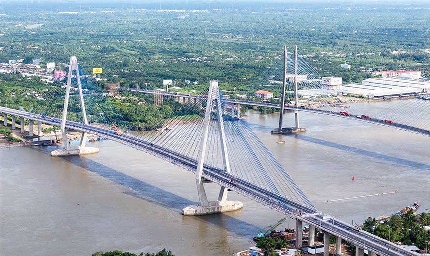 Các nhà thầu lớn trong nước có đủ khả năng tham gia thực hiện Dự án Đường sắt tốc độ cao Bắc - Nam. Trong ảnh: Cầu Mỹ Thuận 2 - công trình cầu dây văng lớn, phức tạp do tư vấn và nhà thầu trong nước xây dựng 