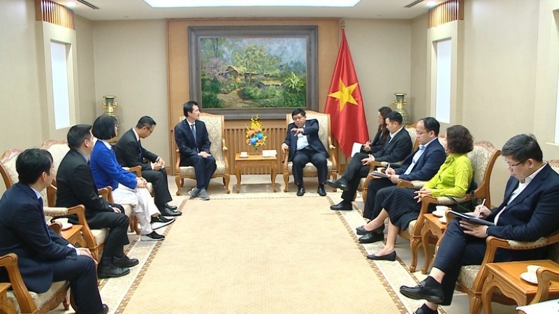 Tập đoàn Qualcomm của Mỹ trong cuộc gặp với Phó thủ tướng Nguyễn Chí Dũng đã bày tỏ mong muốn được đầu tư trung tâm R&D tại Việt Nam. (Ảnh VGP)