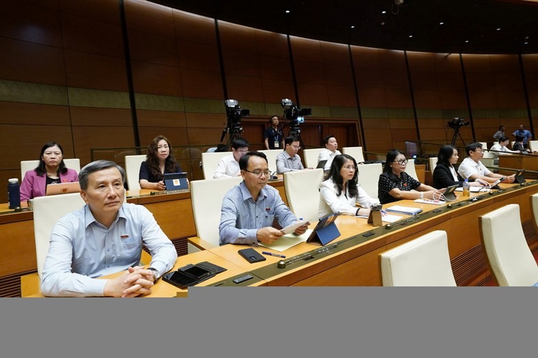  Sáng 9/5/2025, Quốc hội nghe trình bày Tờ trình và báo cáo thẩm tra dự án Luật sửa đổi, bổ sung một số điều của Luật Doanh nghiệp