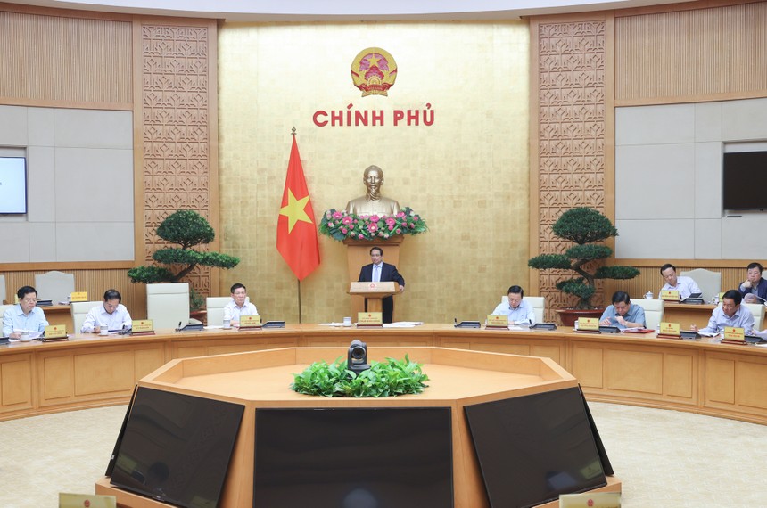 Thủ tướng Phạm Minh Chính phát biểu khai mạc Phiên họp Chính phủ chuyên đề pháp luật lần thứ 2 trong tháng 4/2025. (Ảnh: VGP/Nhật Bắc) 