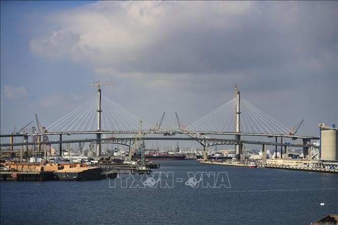 Quang cảnh cảng hàng hóa Long Beach, California, Mỹ. Ảnh minh họa: THX/TTXVN