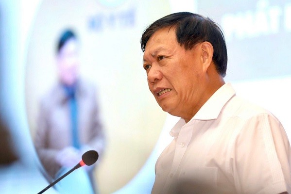 Thứ trưởng Bộ Y tế Đỗ Xuân Tuyên phát biểu tại hội thảo.