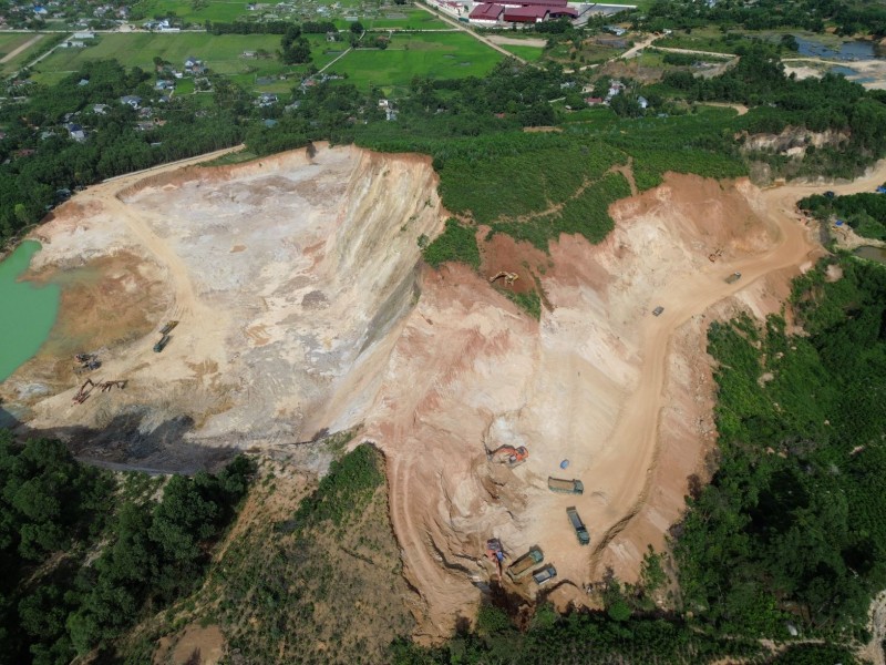 Nhiều đồng phạm bị khởi tố trong vụ khai thác khoáng sản liên quan đến Tuấn “thần đèn” 