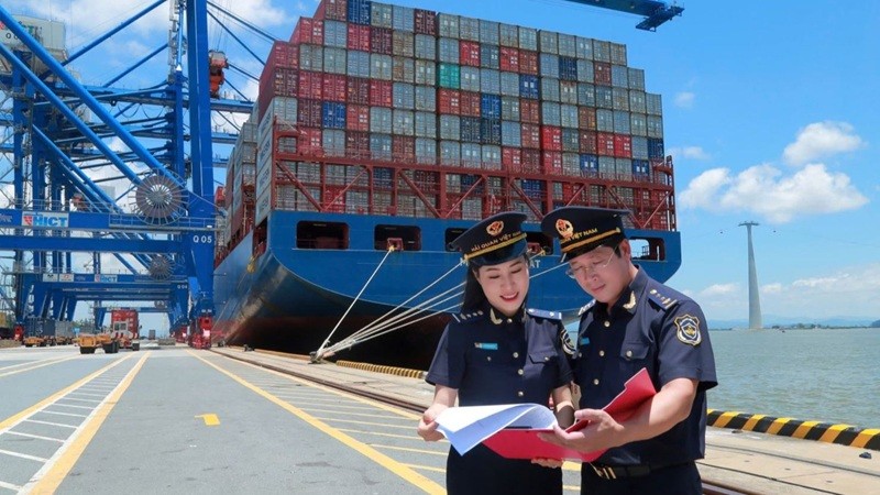 Cán cân thương mại tháng 5 thặng dư 551 triệu USD, giảm 4,5% so với tháng trước.