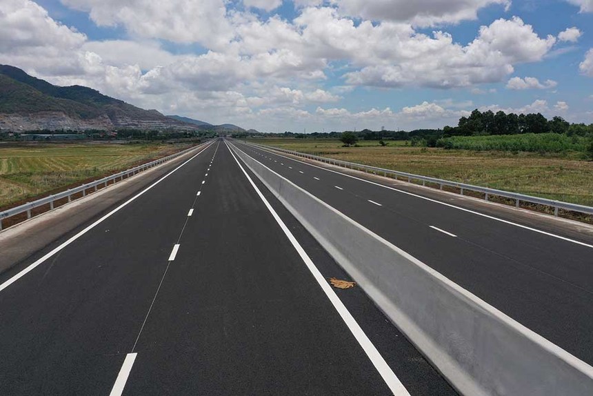 Đẩy nhanh tiến độ 5 dự án thành phần đường bộ cao tốc Bắc - Nam phía Đông 