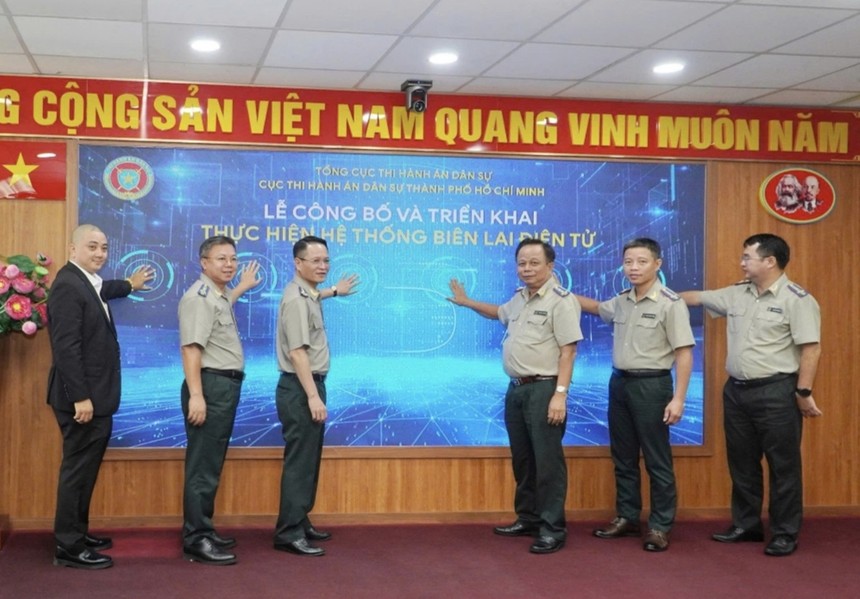 Cục thi hành án dân sự TP.HCM công bố thực hiện hệ thống biên lai điện tử