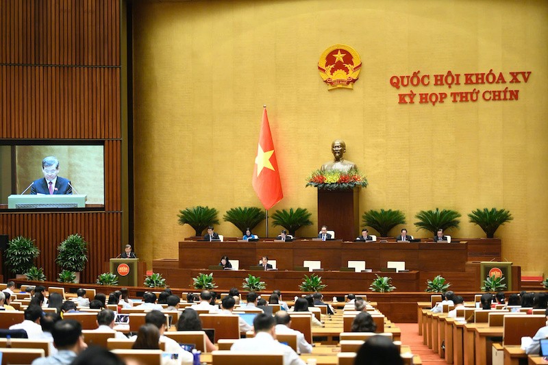 Chánh án TAND Tối cao Lê Minh Trí báo cáo trước khi Quốc hội bấm nút. 