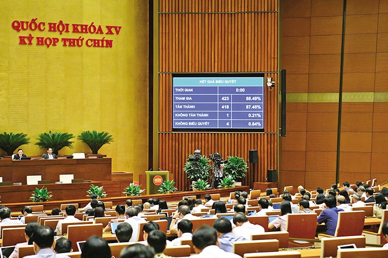 Quốc hội thông qua Luật Cán bộ, công chức 