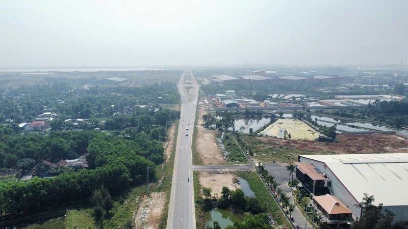 Khu dân cư đô thị, dịch vụ, du lịch Tam Hòa - Tam Tiến rộng 1.678 ha thuộc xã Tam Hòa và xã Tam Tiến, huyện Núi Thành được định hướng phát triển thành "trái tim của Khu kinh tế mở Chu Lai".