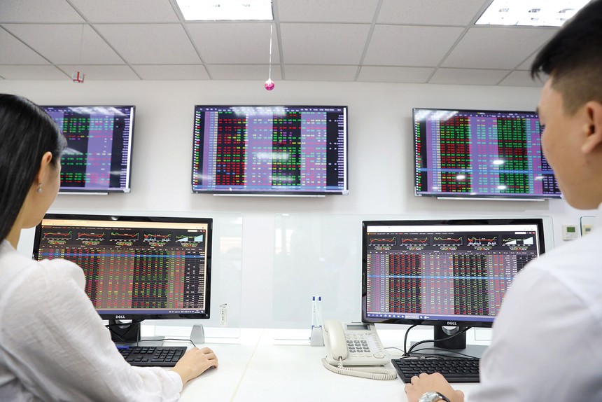 Việc áp dụng hóa đơn điện tử mang lại nhiều lợi ích lâu dài cho thị trường chứng khoán