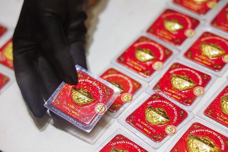 Khi thị trường còn thiếu sự lựa chọn vào hệ thống tài sản chính thức, mọi cải cách vàng chỉ là “chữa triệu chứng, không chữa gốc bệnh”. 