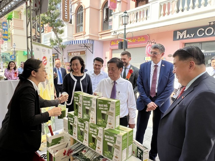 Hội chợ các sản phẩm OCOP xuất khẩu năm 2024.