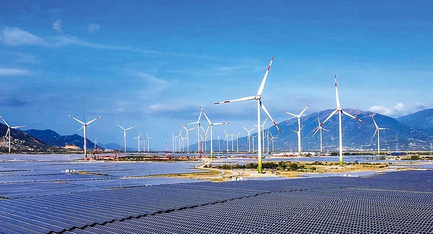 Quan hệ hợp tác Việt Nam - Singapore ngày càng phát triển. Trong ảnh: Dự án điện gió, điện mặt trời tại Việt Nam của Tập đoàn Sembcorp (Singapore) (Ảnh: Lê Toàn)