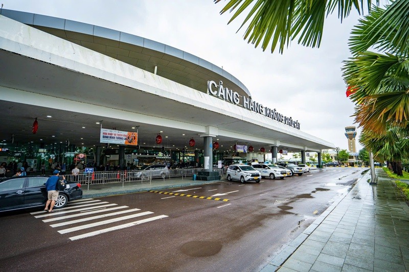 Dự án Đầu tư xây dựng đường cất hạ cánh số 2 và các công trình đồng bộ tại khu bay Cảng hàng không Phù Cát được khởi công vào ngày 19/8. 