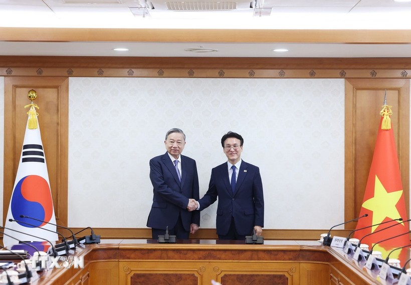 Tổng Bí thư Tô Lâm hội kiến Thủ tướng Hàn Quốc Kim Min Seok. Ảnh: TTXVN 