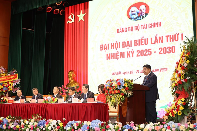 Đồng chí Nguyễn Chí Dũng phát biểu chỉ đạo Đại hội. Ảnh: Đức Thanh.